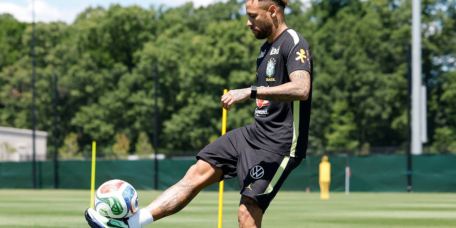 Após recuperação, Neymar em campo contra Escócia ainda é incógnita