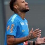 Neymar treina e deve estar à disposição para jogo contra a Escócia