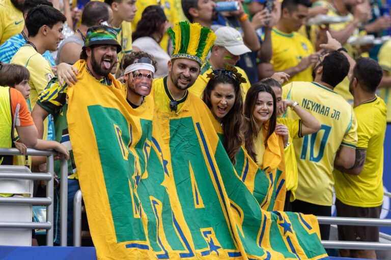 Torcida brasileira no estádio de Miami sofre com ‘delay’ – 24/06/2026 – Esporte