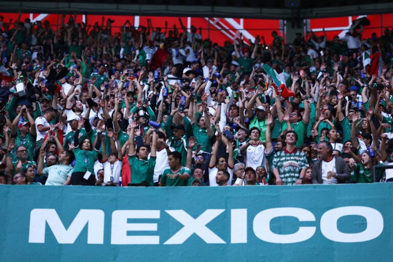 Copa: mexicanos entoam canto homofóbico no Azteca – 25/06/2026 – Esporte