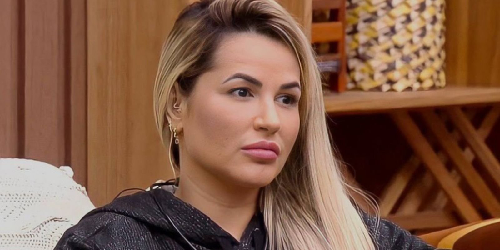 OAB de São Paulo suspende exercício profissional de Deolane Bezerra