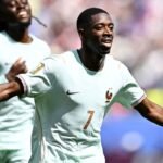 Com três de Dembélé, França bate Noruega e se classifica em primeiro