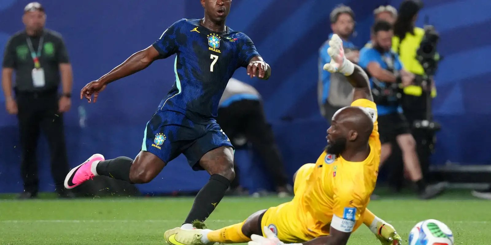 Brasil vence Haiti e lidera grupo na Copa do Mundo