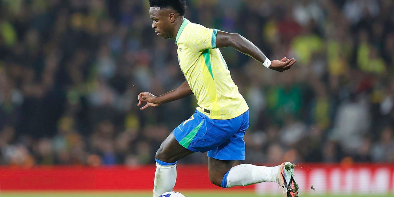 Vini Jr. projeta evolução do Brasil após estreia na Copa