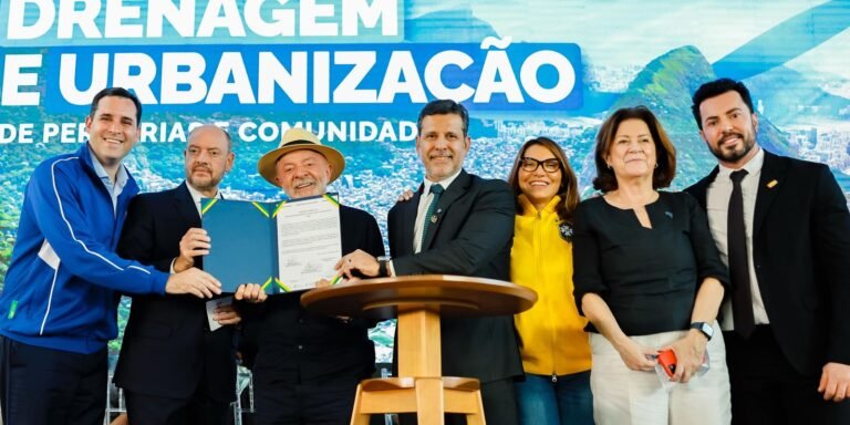 Lula anuncia mais de R$ 700 mi em investimentos do PAC Periferia Viva
