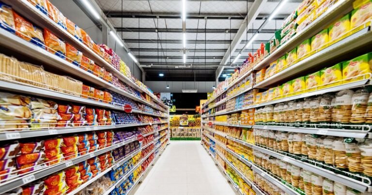 Pesquisadores descobriram 8 aditivos alimentares comuns associados à hipertensão e doenças cardíacas