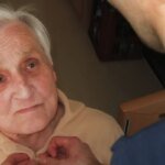 4 em cada 10 idosos temem quedas por defeitos em calçadas, diz estudo
