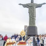Celebração de Corpus Christi colore as ruas e reúne fiéis pelo país