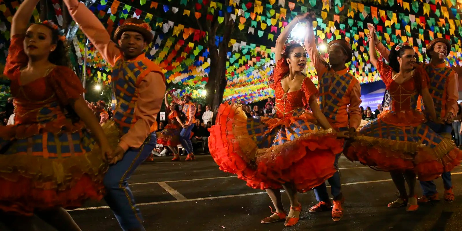 Municípios e governo da Bahia já aplicaram R$ 615 mi em festas juninas
