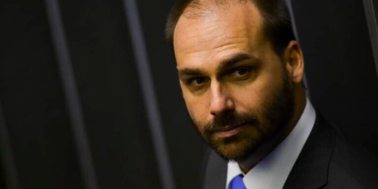 Moraes libera para julgamento ação respondia por Eduardo Bolsonaro