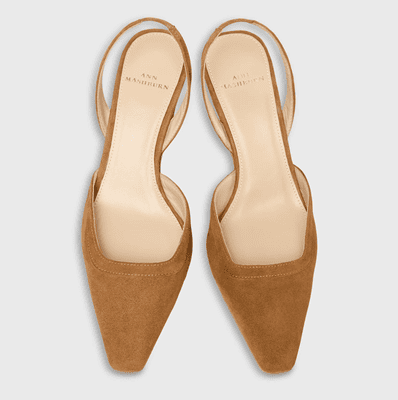 slingback acastanhado com dedos ligeiramente quadrados