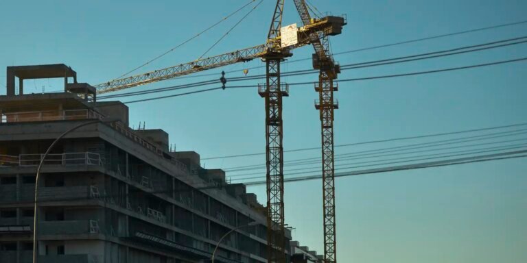 IBGE: Construção empregou 2,5 milhões de pessoas em 2024