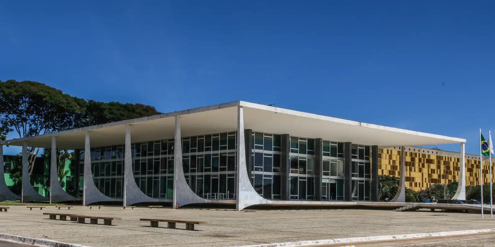 STF retoma julgamento que pode ampliar responsabilidade das big techs