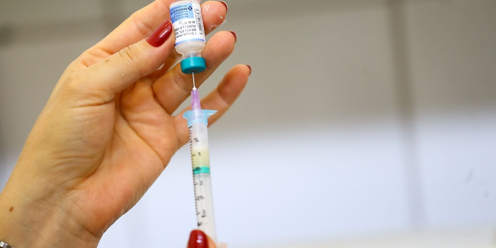 Sarampo: Saúde pede dose extra de vacina em crianças de SP e Guarulhos