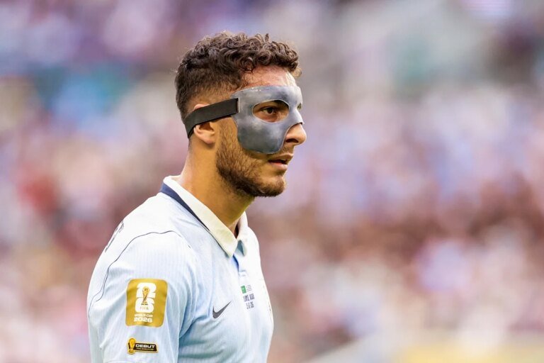Máscaras usadas por jogadores na Copa protegem fraturas no rosto