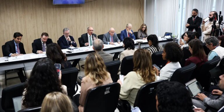 Alckmin critica tarifaço e fala em programa de apoio a prejudicados