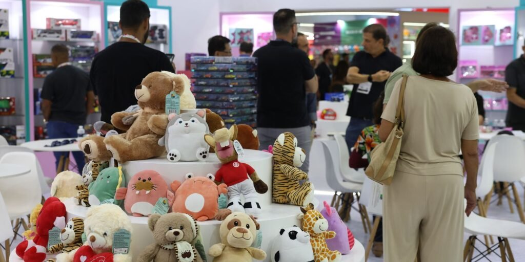 Brinquedos com IA podem colocar crianças em risco, alerta governo