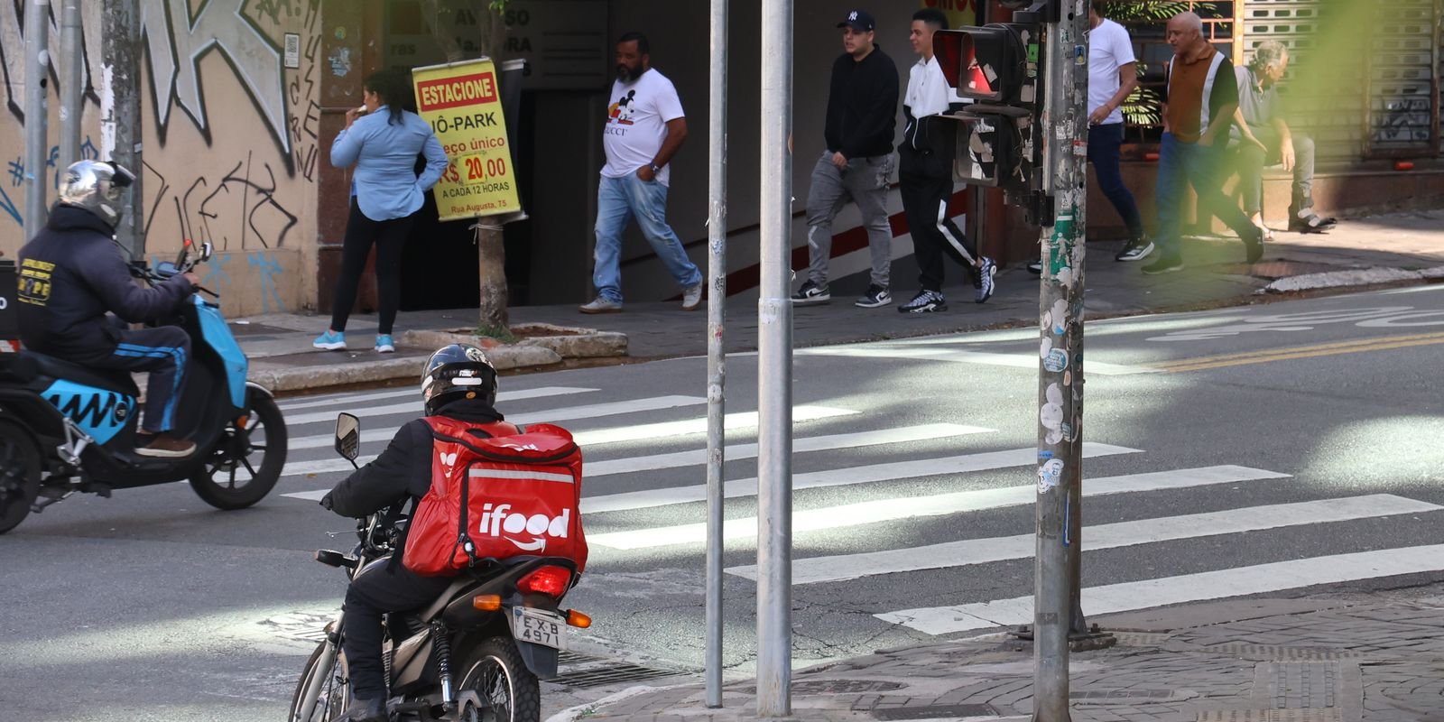 Liminar obriga INSS e iFood a atenderem entregadores acidentados