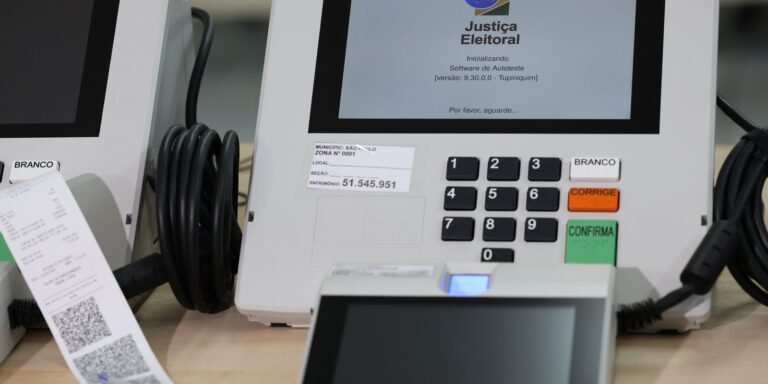 Justiça Eleitoral afasta servidores com parentes candidatos