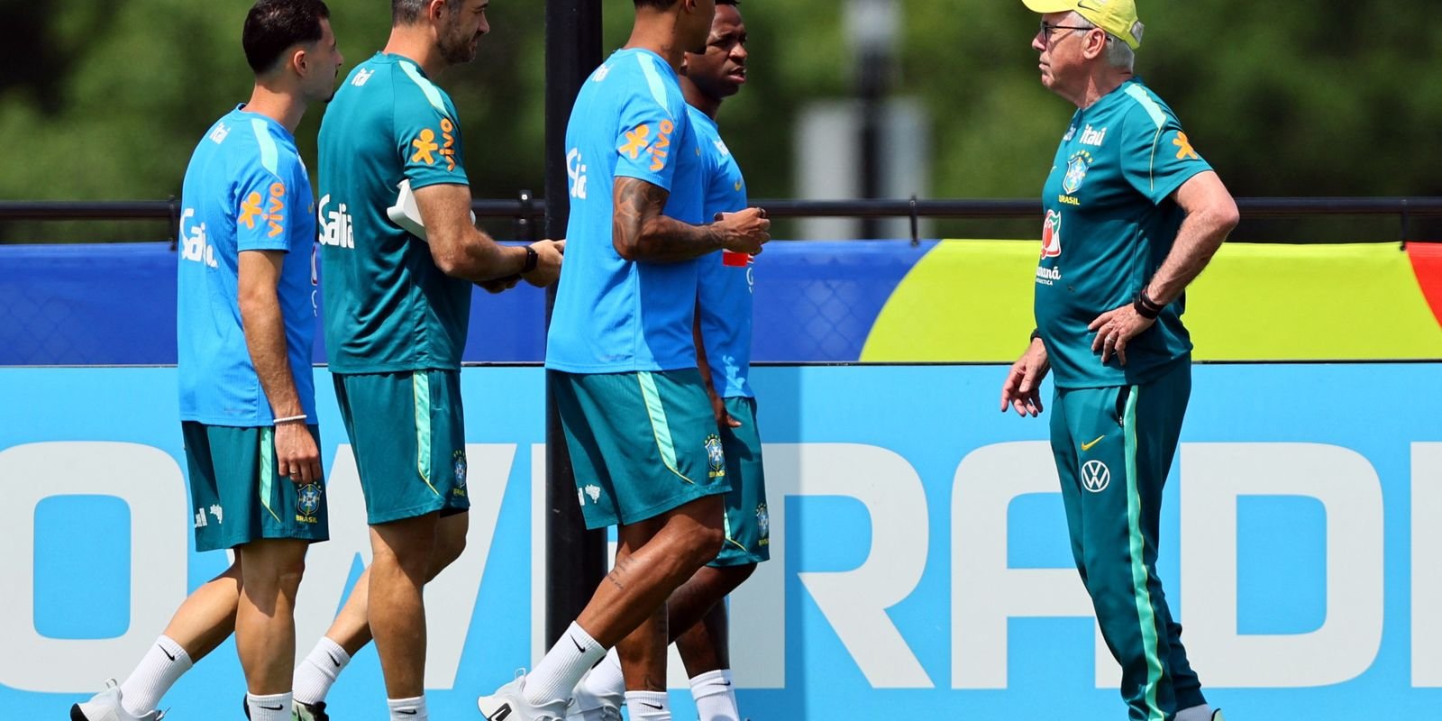 Com Paquetá fora, Ancelotti esquenta a cabeça para escalar Seleção