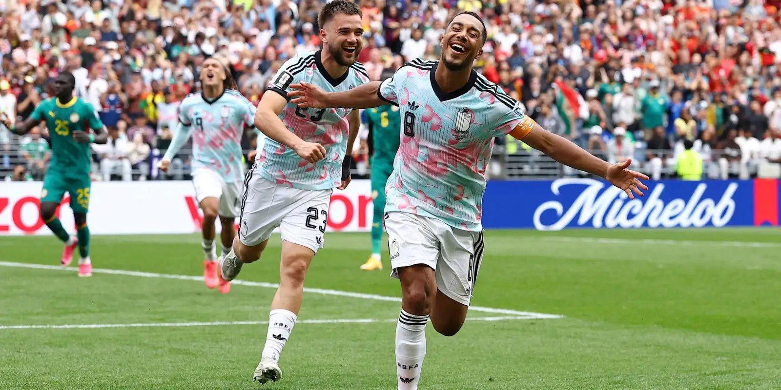 Em virada espetacular, Bélgica supera Senegal e vai às oitavas da Copa