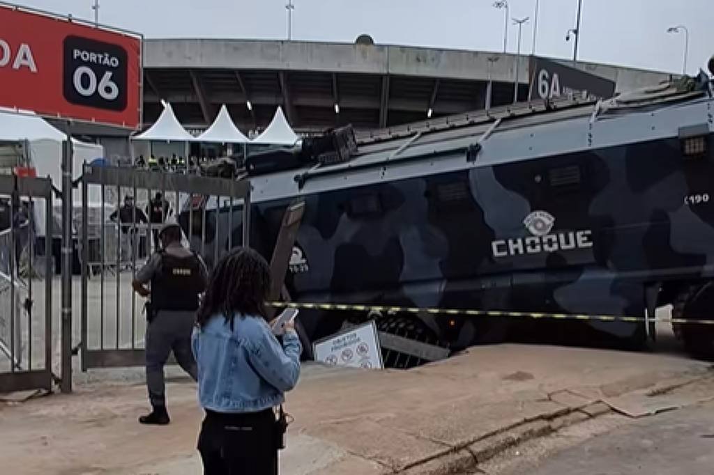 Chão cede na entrada do Morumbis antes de show – 24/07/2026 – Esporte