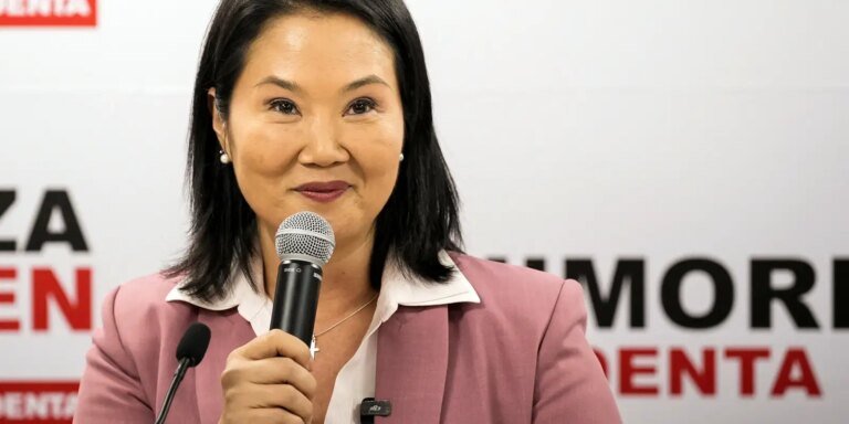 Keiko Fujimori assume hoje Presidência do Peru