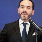 Presidente eleito da Colômbia acusa atual de impedir transferência
