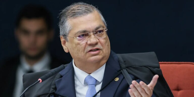 Dino pede informações sobre emendas parlamentares a 21 partidos