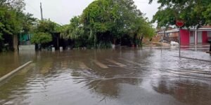 Inmet emite aviso vermelho de perigo para tempestades no Sul do país