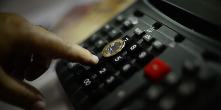 FMI projeta expansão de 2,4% na economia para Brasil e América Latina