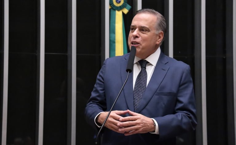 Discussão e votação de propostas legislativas. Dep. Paulo Abi-Ackel (PSDB - MG)