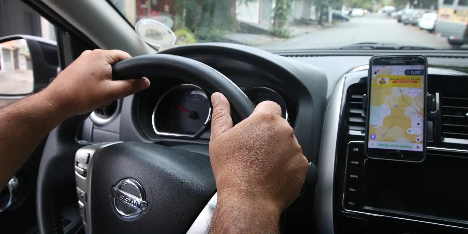 Dia do Motorista: desafios, orgulho e a prudência que salva vidas
