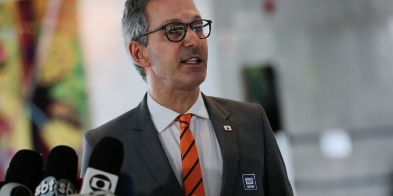 Novo oficializa Romeu Zema como candidato à Presidência da República