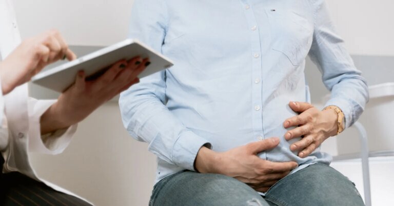 4 em cada 10 mães relatam que não se sentem ouvidas durante os cuidados de maternidade