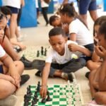 Em um ano, mais de 90% das escolas restringiram uso de celulares