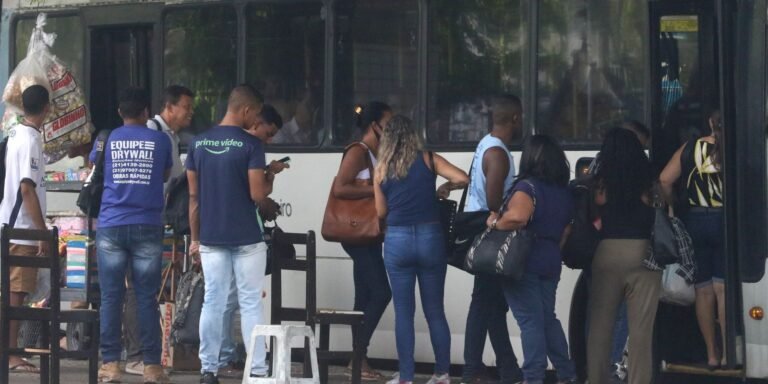 Sem acordo, rodoviários mantêm paralisação no Rio pelo terceiro dia