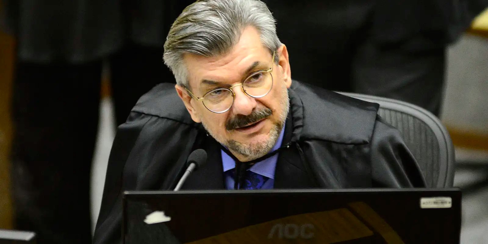 STJ decide afastar ministro Marco Buzzi e propõe perda do cargo