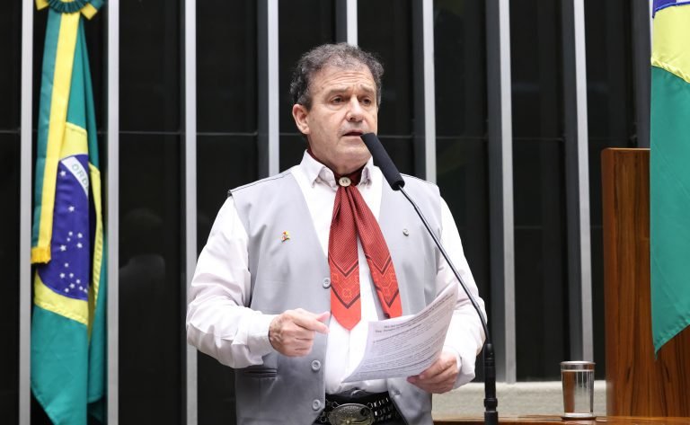 Lei cria título para municípios com políticas voltadas às pessoas idosas