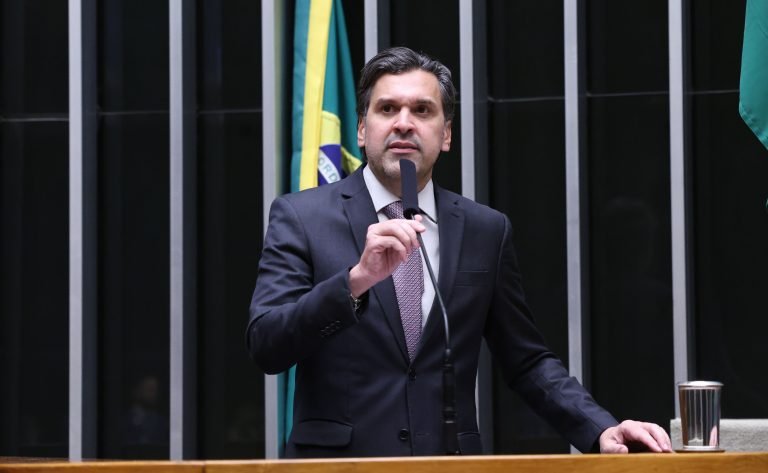 Câmara aprova uso de reconhecimento facial em transportes e vias públicas