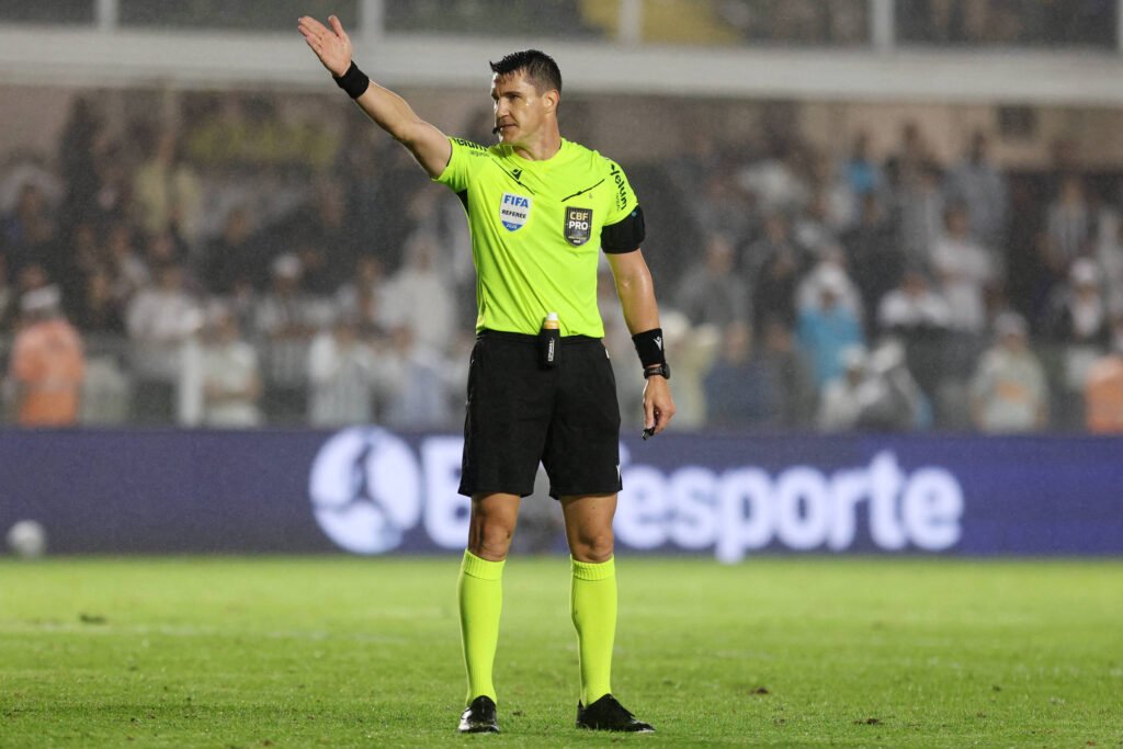 Ex-árbitros veem chance de melhora com novas regras – 15/08/2026 – Esporte