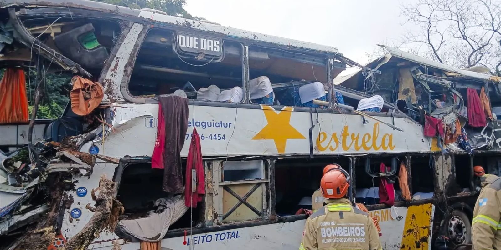 Ônibus tomba em Petrópolis e deixa 8 mortos e 20 feridos