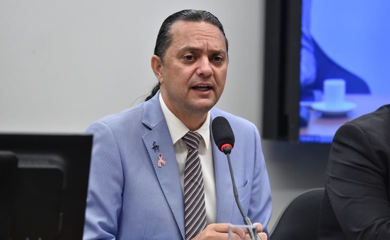 Comissão aprova projeto que cria programa para financiar adaptação de casas para idosos