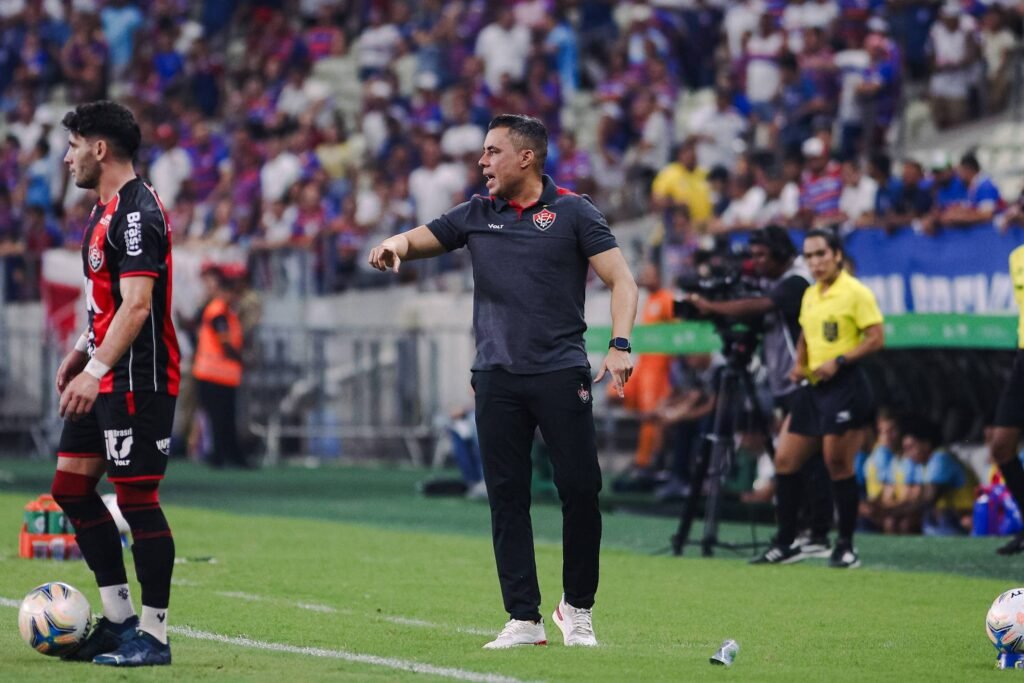 Jair Ventura, do Vitória, diz que treinadores devem inovar – 22/08/2026 – Esporte