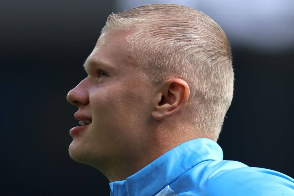 Erling Haaland estreia novo corte de cabelo – 23/08/2026 – Esporte