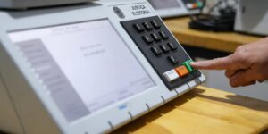 Mais de 1,3 mil pessoas participam de eleição fictícia no Maranhão