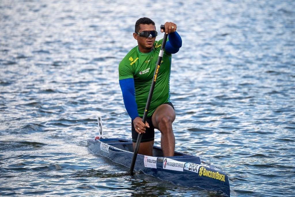 Isaquias conquista ouro no C1 500m no Mundial de Canoagem – 29/08/2026 – Esporte