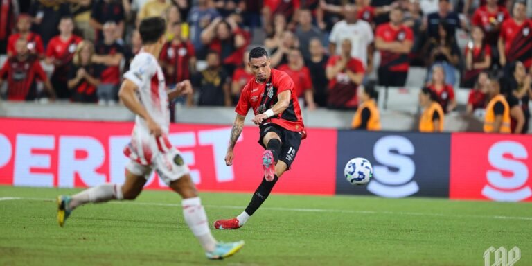 Athletico Paranaense e Vitória se enfrentam pela Copa do Brasil