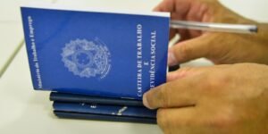 Taxa de desemprego ficou em 5,3% no trimestre móvel encerrado em julho