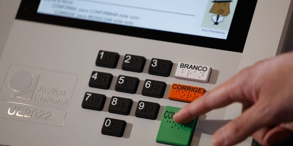 Eleitores podem solicitar voto em trânsito até o dia 20 de agosto